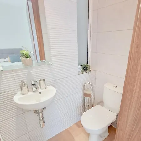 شقة Stylish 2 Bed 2 Bath In St Julians سانت جوليان