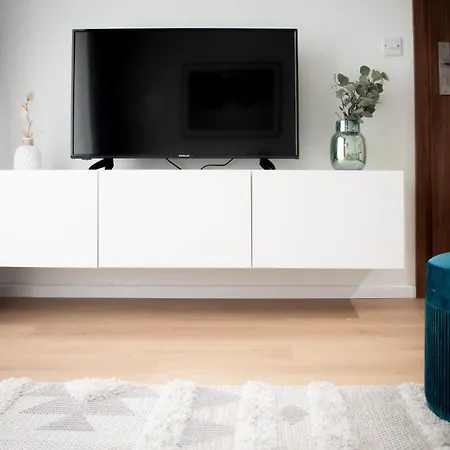 Stylish 2 Bed 2 Bath In St Julians *