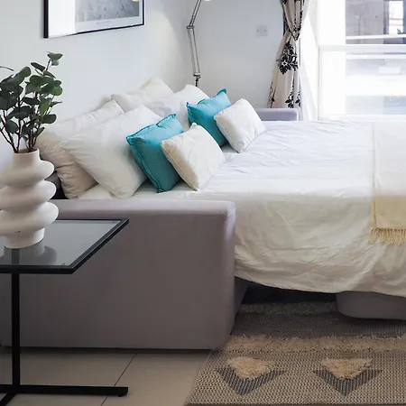 Stylish 2 Bed 2 Bath In St Julians *